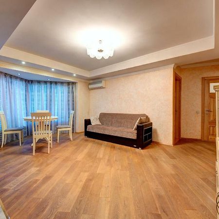 Apartments Near The Shopping Center Gulliver Κίεβο Εξωτερικό φωτογραφία