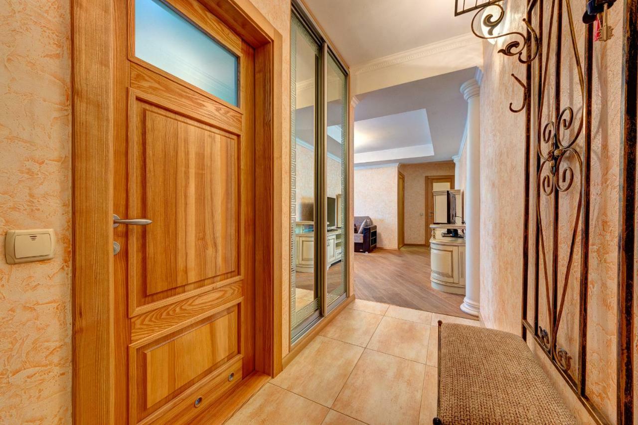 Apartments Near The Shopping Center Gulliver Κίεβο Εξωτερικό φωτογραφία